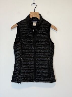 Patagonia Women's Ultralight
Down Vest , sz : XS